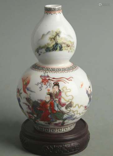 A FINE ENAMEL COLOR STORY PATTERN CALABASH BOTTLE