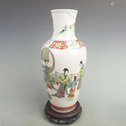 A FINE FEMALE PLAYING PATTERN PORCELAIN GUAN YIN VASE