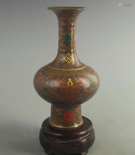 A FINE TEA COLOR GLAZED LONG NECK PORCELAIN BOTTLE