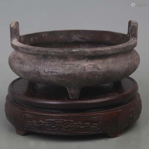 A FINE BRONZE THREE FOOT BRONZE CENSER