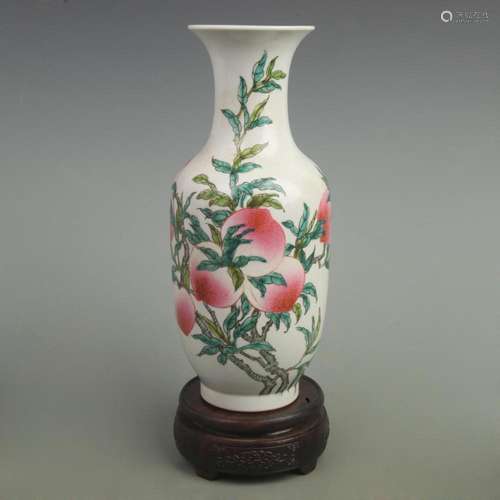 FAMILLE ROSE PEACH PATTERN WINTER MELON PORCELAIN VASE