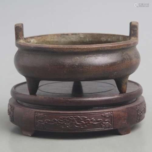 A FINE BRONZE THREE FOOT CENSER