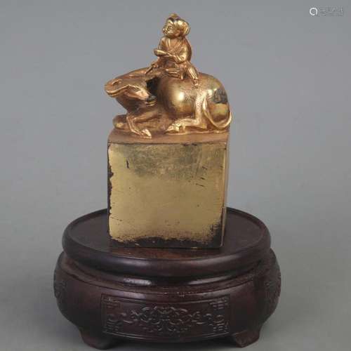 A FINE BRONZE GILT SQUARE SEAL WITH ANIMAL SHAPED TOP