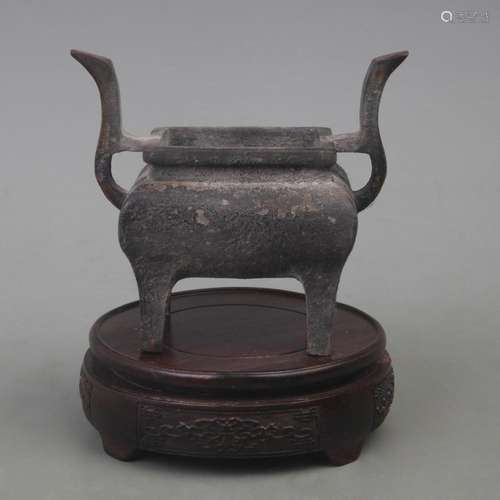 A FINE DOUBLE EAR SQUARE STYLE BRONZE CENSER