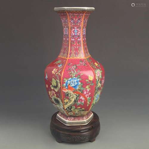 A FAMILLE ROSE RED COLOR GLAZED SIX SIDE PORCELAIN VASE