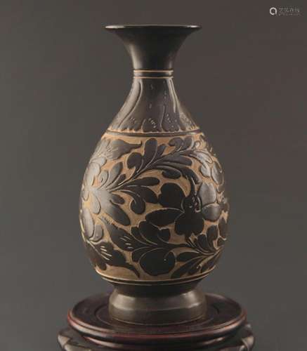 CI ZHOU YAO BLACK GLAZED YU HU CHUN BOTTLE