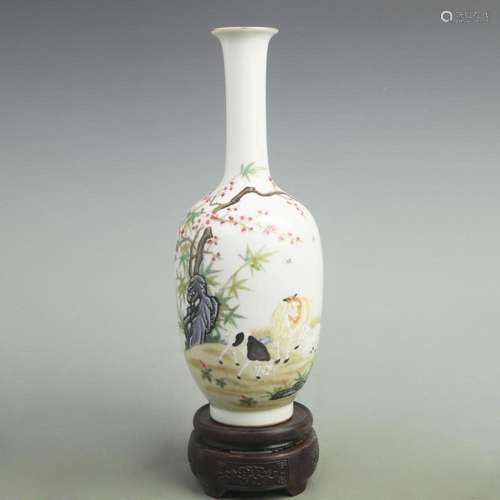 A FINE CLOISONNE ENAMEL LONG-NECKED PORCELAIN VASE