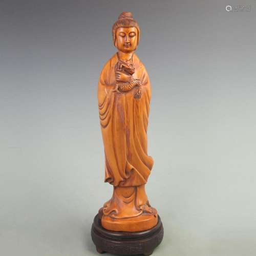 A RARE BOXWOOD CARVED GUANYIN STATUE