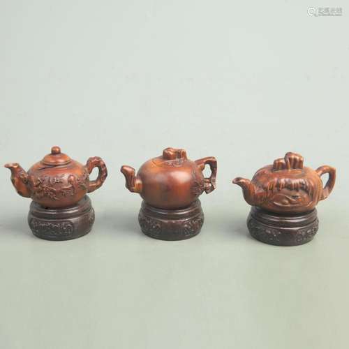 BOXWOOD CARVED TEA POT FIGURINE WITH FLOWER PATTERN