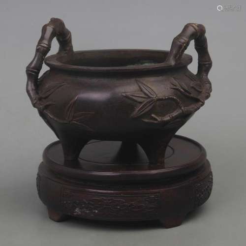 XUANDE BRONZE THREE-LEGGED CENSER WITH BAMBOO EARS