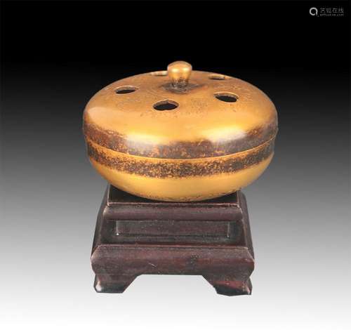 A FINELY CARVED ROUND BRONZE INCENSE BURNER