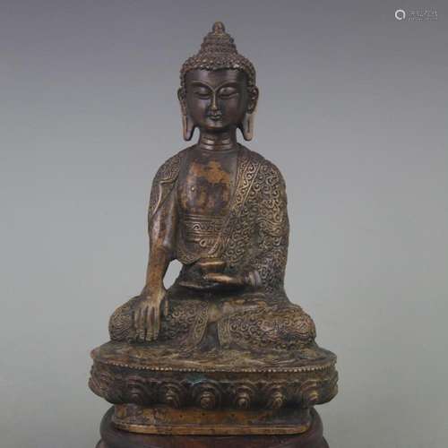 A FINE GILT BRONZE BHAISAJYAGURU BUDDHA STATUE