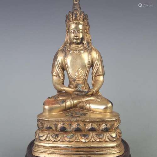 A FINE BRONZE INFINITE LIFE BUDDHA