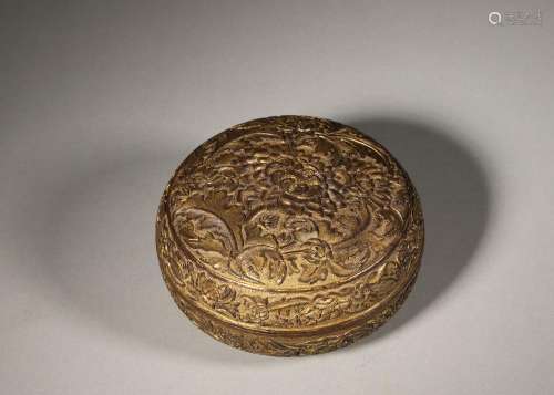 A flower patterned gilding copper box,Qing Dynasty,China
