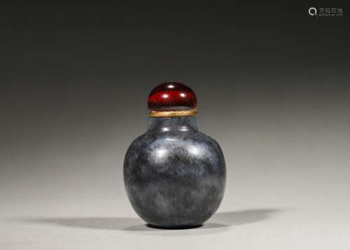 An agate snuff bottle,Qing Dynasty,China