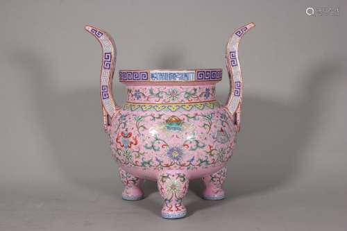A pink ground eight treasures porcelain censer,Qing Dynasty,...