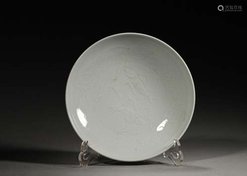 A fish patterned Shufu kiln porcelain plate,Yuan Dynasty,Chi...