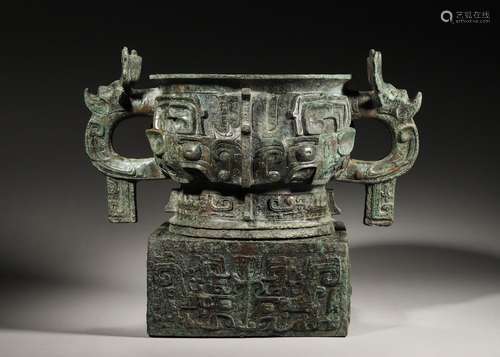 A taotie patterned double-eared bronze pot,Han Dynasty,China