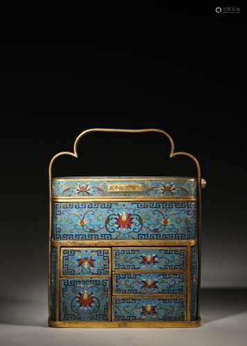 A loop-handled cloisonne box,Qing Dynasty,China