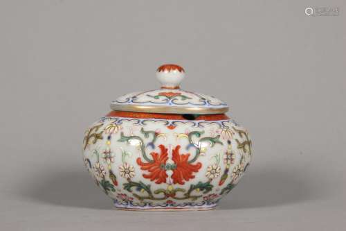 A famille rose flower porcelain water pot,Qing Dynasty,China