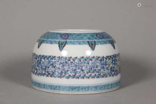 A doucai kui dragon porcelain water pot,Qing Dynasty,China