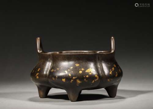 A begonia shaped gold sprinkled copper censer,Qing Dynasty,C...