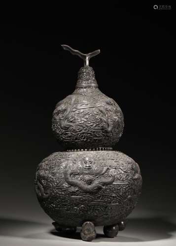 A gourd shaped silver vase,Qing Dynasty,China