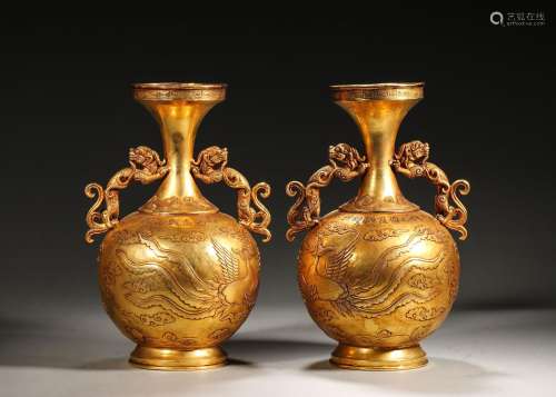 A pair of phoenix bird patterned gilding copper vases with c...