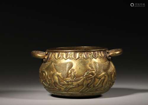 A beast patterned double-eared gilding copper cup,Qing Dynas...