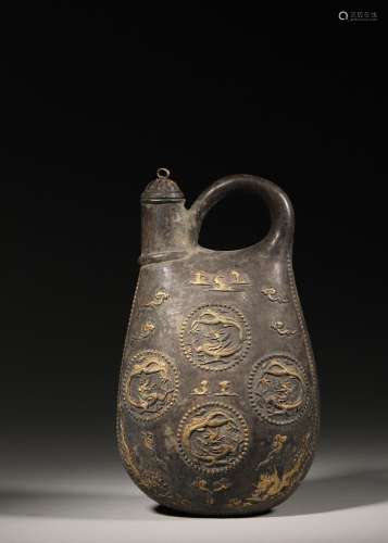 A dragon patterned gilding silver pot,Qing Dynasty,China