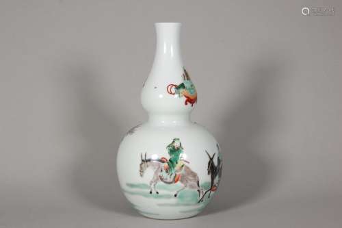 A multicolored figure porcelain gourd shaped vase,Qing Dynas...