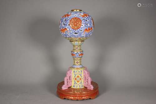 A famille rose bat porcelain hat stand,Qing Dynasty,China
