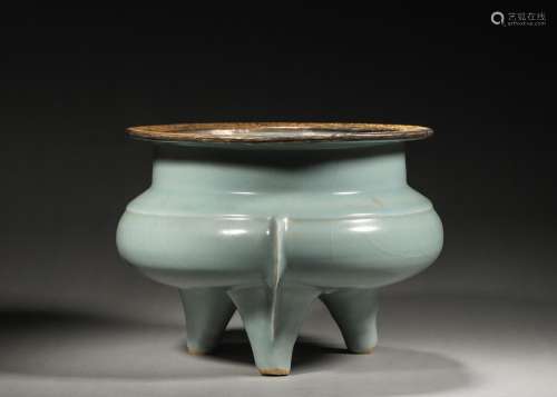 A Longquan kiln porcelain censer,Song Dynasty,China