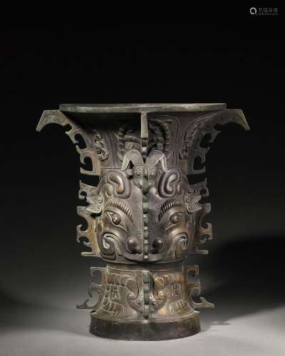 A taotie patterned bronze zun, Western Zhou Dynasty,China