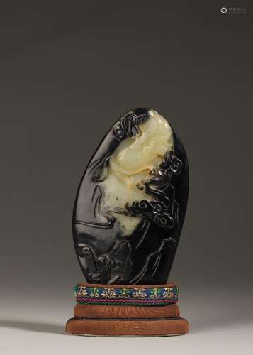 A dragon patterned dark jade ornament,Qing Dynasty,China