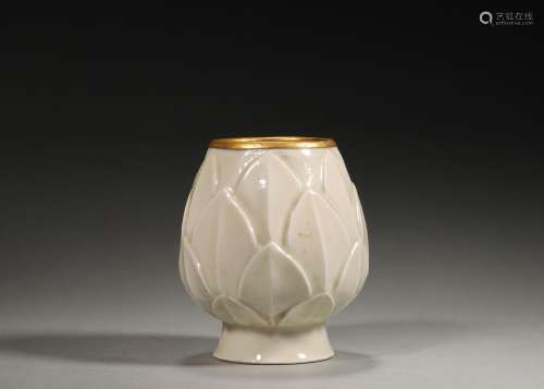 A Ding kiln porcelain lotus incense burner,Song Dynasty,Chin...