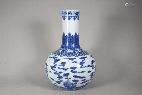 A blue and white porcelain tianqiuping,Qing Dynasty,China
