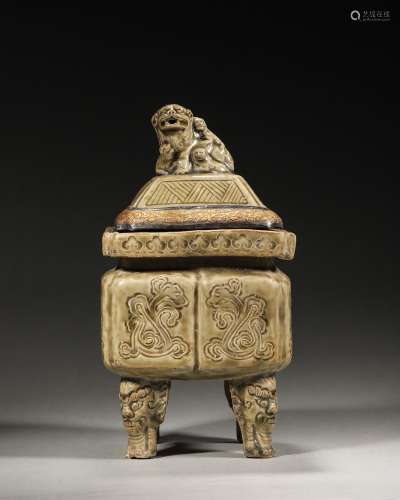 A Longquan kiln porcelain suanni censer,Song Dynasty,China