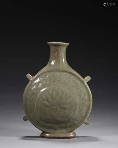 A lotus patterned Longquan kiln porcelain moon flask,Yuan Dy...