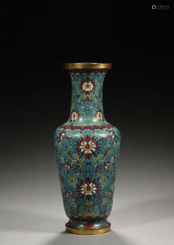 An interlocking flower patterned cloisonne vase,Qing Dynasty...