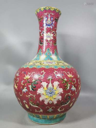 Carmine Baoxiang Grilled Flower Appreciation Vase