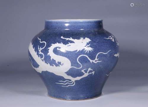Blue glaze blank carved dragon pattern jar