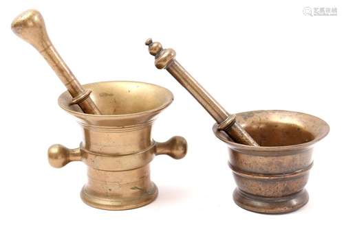 2 bronze mortars