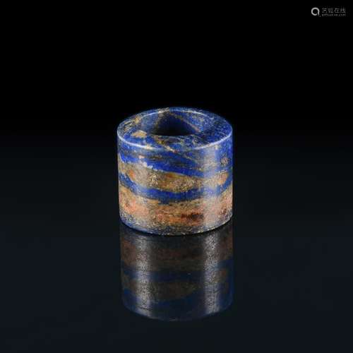 A Chinese lapis lazuli archer's ring