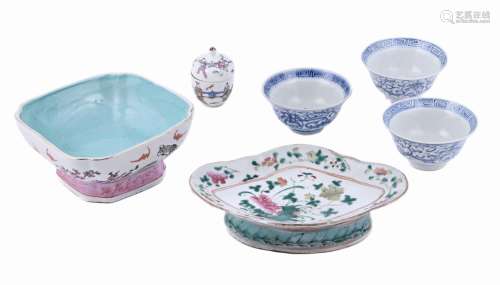 A group of assorted Chinese porcelain