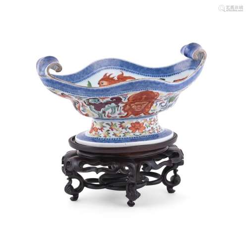 A Chinese blue and white and Famille Rose oval bowl with scr...