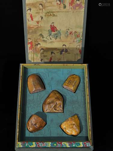 旧藏布盒装纯手工雕刻原石寿山石印章