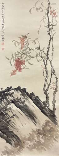 陆抑非（1908-1997） 天竹石头 立轴 日本回流 纸本