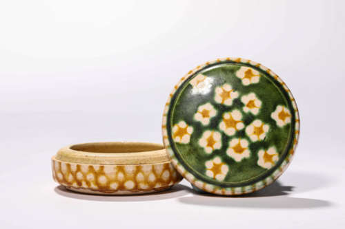A Sancai-Glaze Covered Box