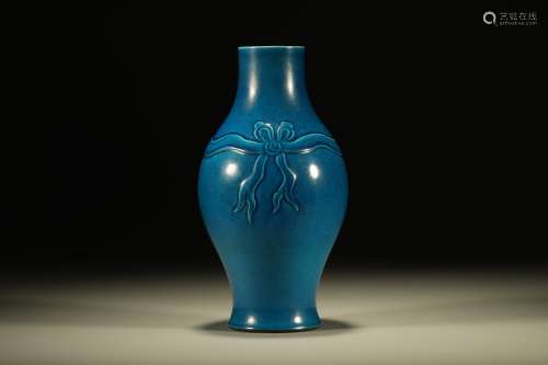 蓝釉绶带瓶